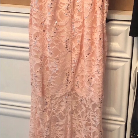 Gown - Picture 4 of 5